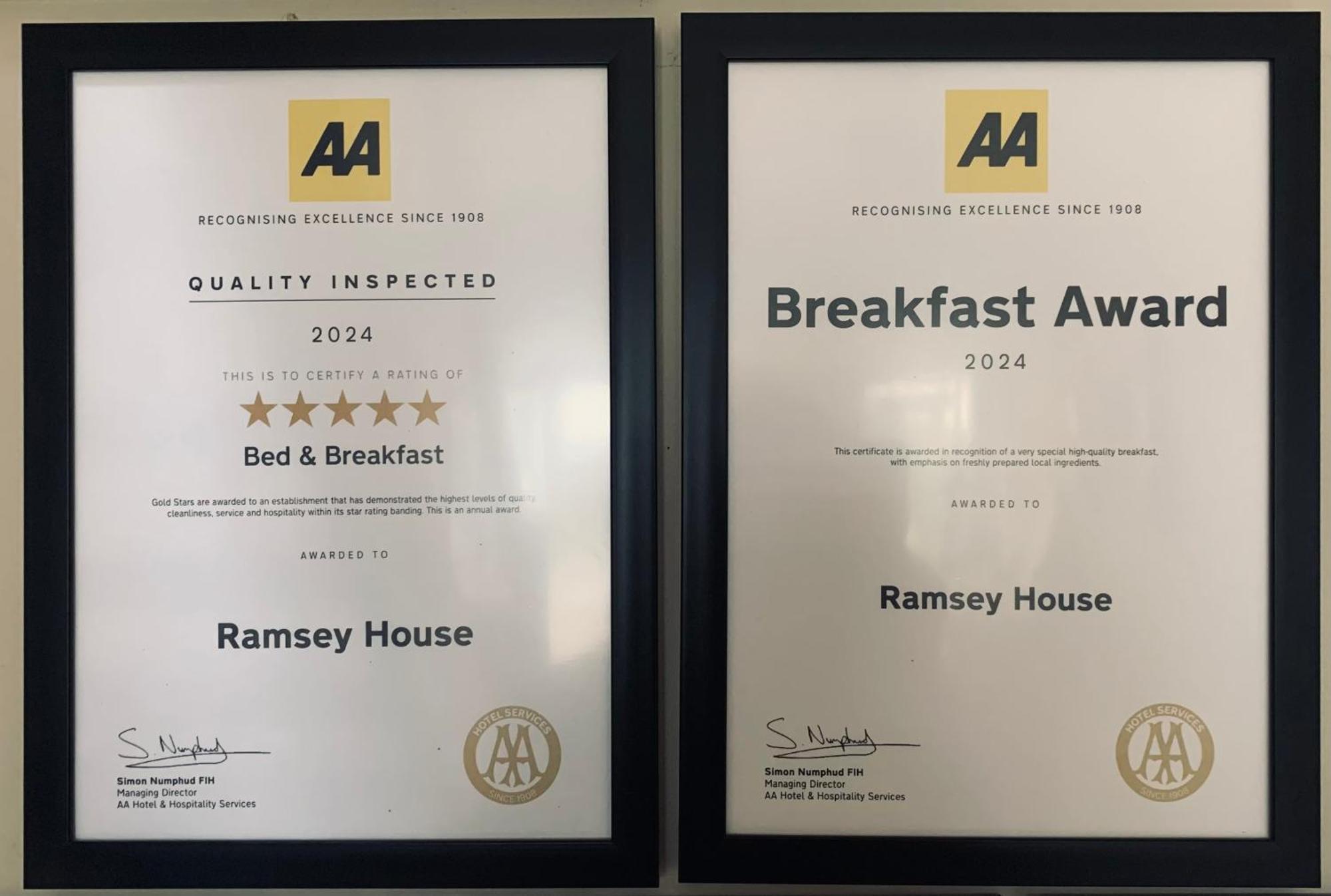 Ramsey House - Luxury Licensed B&B - Parking And Guest Lounge St. Davids  Buitenkant foto
